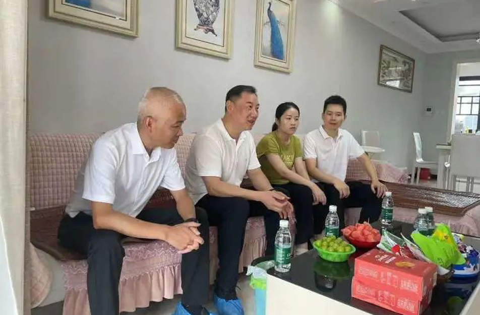 南昌市政建設(shè)集團(tuán)開(kāi)展廉政家訪(fǎng)