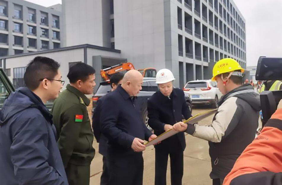 新建區(qū)人大常委會黨組書記、主任錢和平來到市政綠色建材科技產(chǎn)業(yè)園項目調(diào)研
